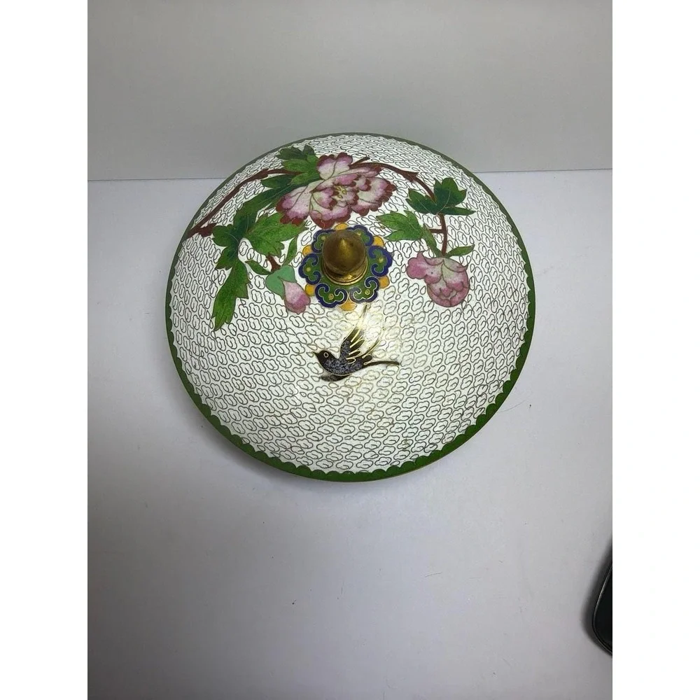 Vintage Chinese Cloisonné Lidded Bowl White Enamel Birds and Peony 6-inch‎